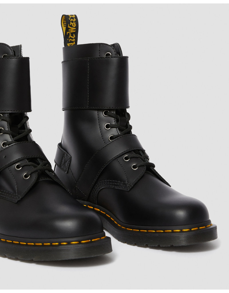 dr martens 1490 black smooth