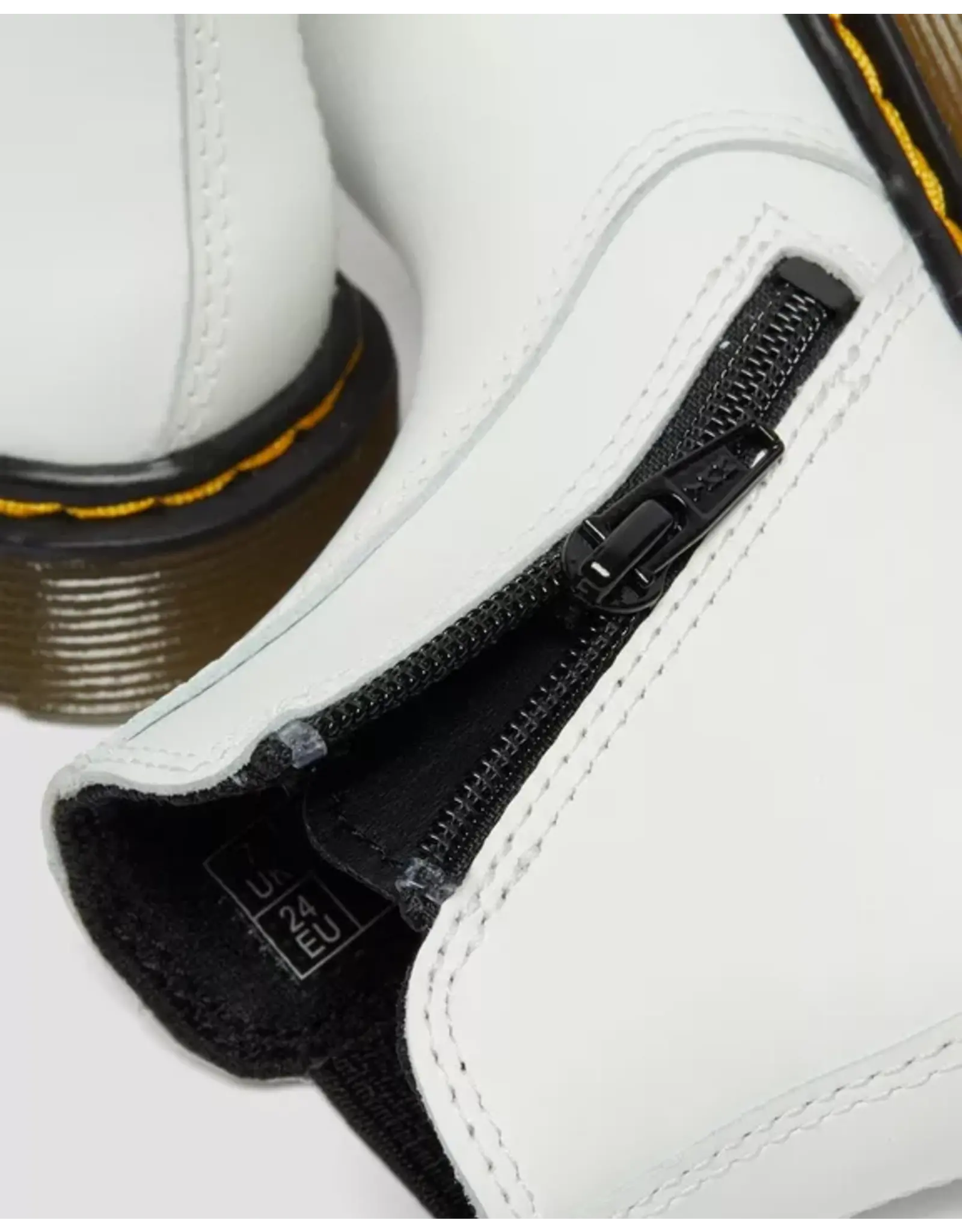 2976 T WHITE ROMARIO (SMOOTHER FINISH) YE16W-R26764100