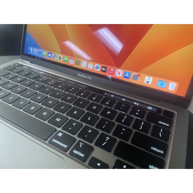 Apple 13" MacBook Pro Retina M1 8-Core CPU, 8-Core GPU, 8GB Ram, 256GB SSD 2020