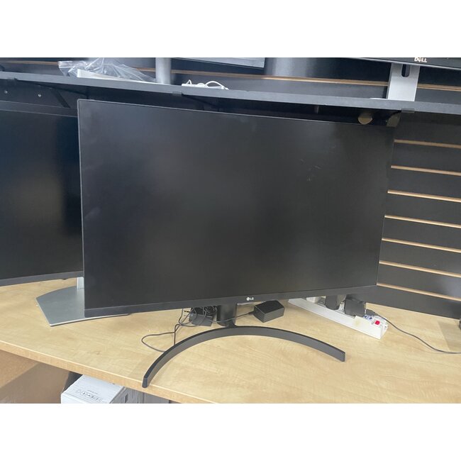 LG 32" LG QHD Monitor IPS Monitor with USB Type-C 32QP880-B