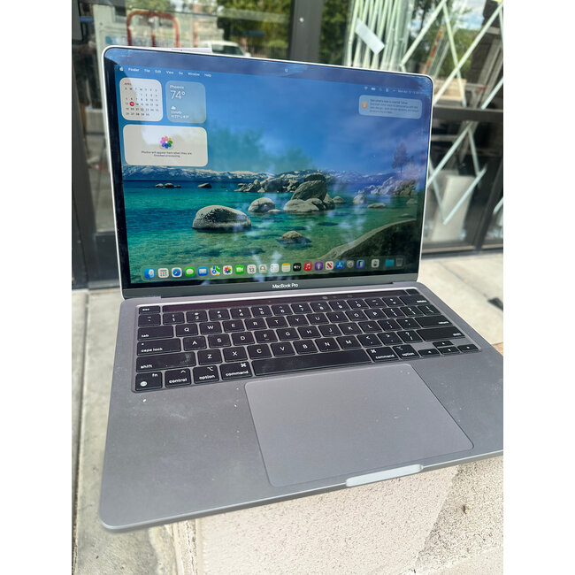 Apple 13" MacBook Pro Retina M1 8-Core CPU, 8-Core GPU, 16GB Ram, 256GB SSD 2020