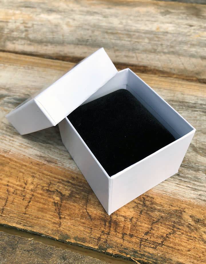 DBX1636 = Black Rich Velvet Ring Box with Goldtone Trim (Each)