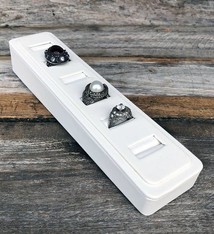 DRG6146 = Leatherette Slanted Ring Block for 6 Rings