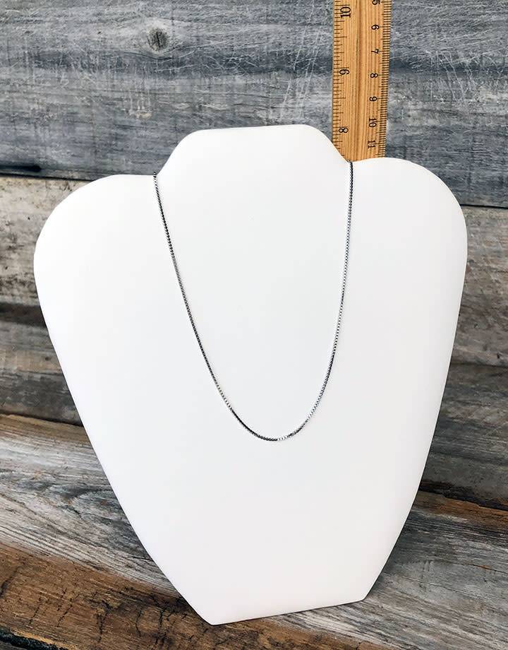 DCH6674 = White Leatherette Padded Necklace Easel 8-1/4"H (Pkg of 3)