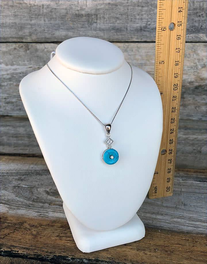 DCH6896 = White Leatherette Necklace Bust 6-1/4'' high