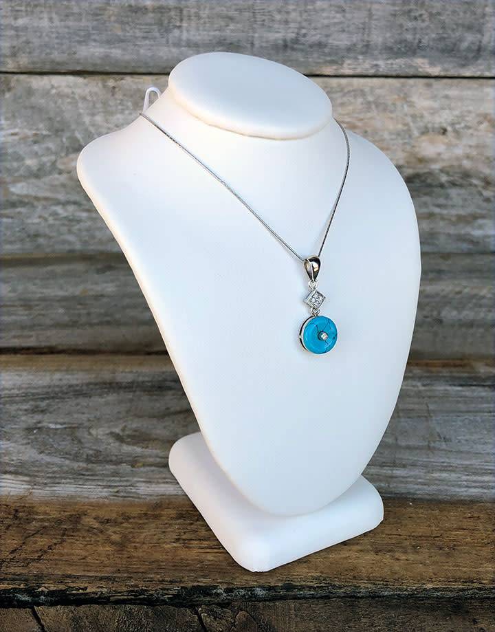 DCH6896 = White Leatherette Necklace Bust 6-1/4'' high