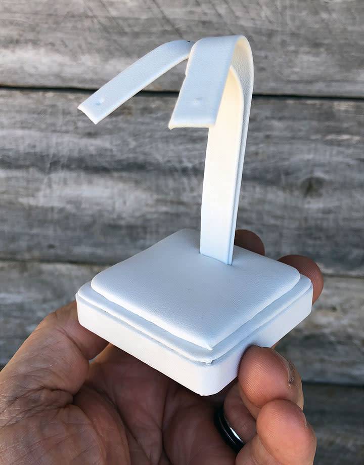 DER6722 = Leatherette Earring Stand 2-1/4x2-1/4x3-1/2''H (Each)