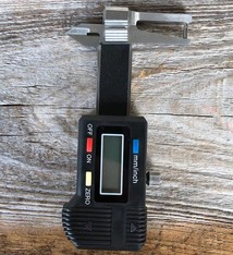 GemOro GA4610 = Compact Electronic Millimeter Gauge