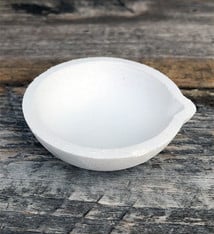 22.780 = Ceramic Melting Dish / Crucible 20dwt Capacity