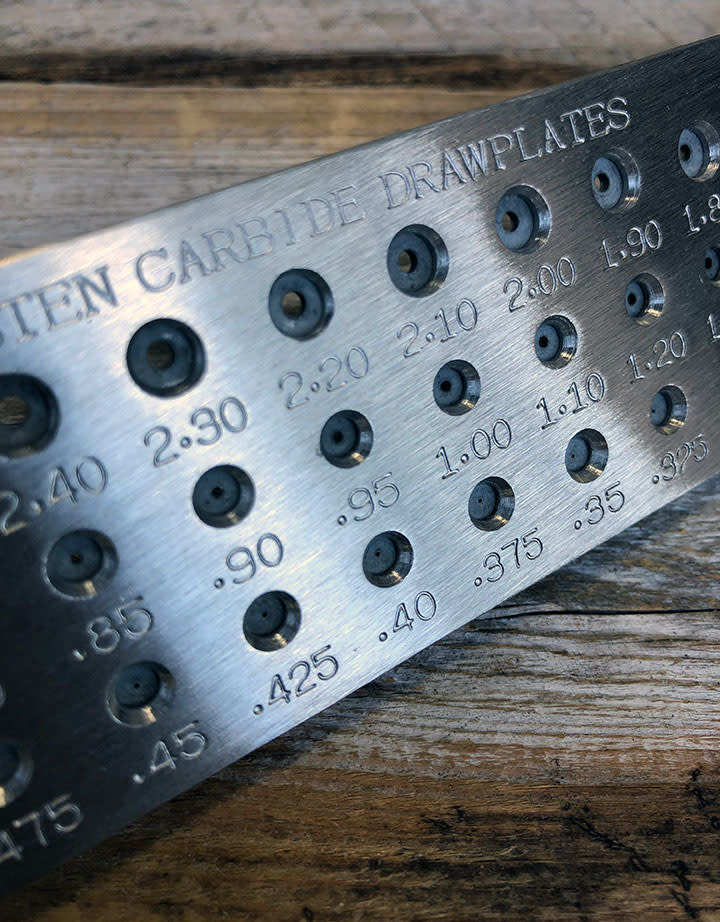 DP555 = Round Tungsten Drawplate 39 round holes from 0.26mm to 2.8mm