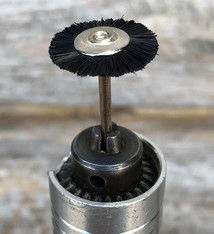 BU1400 = Mounted Wheel Brush 3/4''dia STIFF - 3/32'' mandrel (Doz)