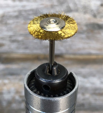 BU1461 = BRASS MOUNTED WHEEL BRUSH 3/4''dia STRAIGHT - 3/32'' mandrel (Doz)