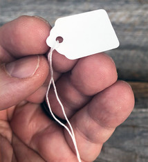 DTA1211 = Paper String Tag 9/16'' x 15/16''  White (Pkg of 1000)