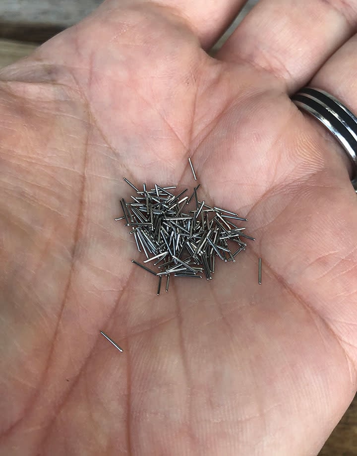 47.660 = TUMBLING MEDIA STAINLESS STEEL PINS 0.5mm FOR MAGNETIC