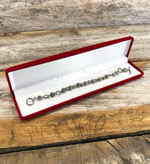 DBX2209 = Red Value Velvet Bracelet Box (Each)