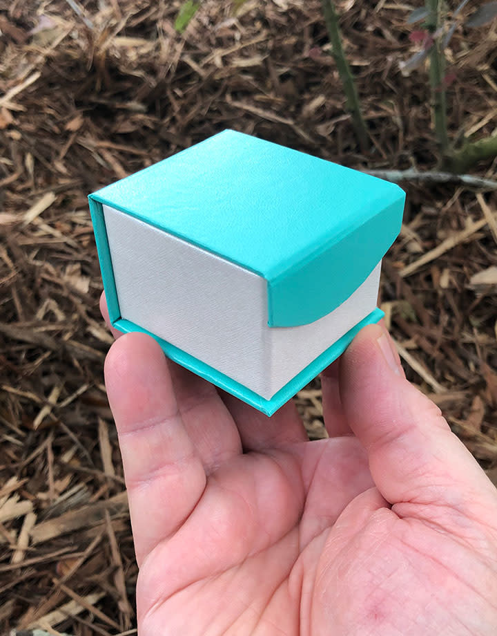 DBX4350 = Deluxe Magnetic Teal/White Ring Box 1-7/8'' x 2-1/4'' x 1-1/2'' (Each)