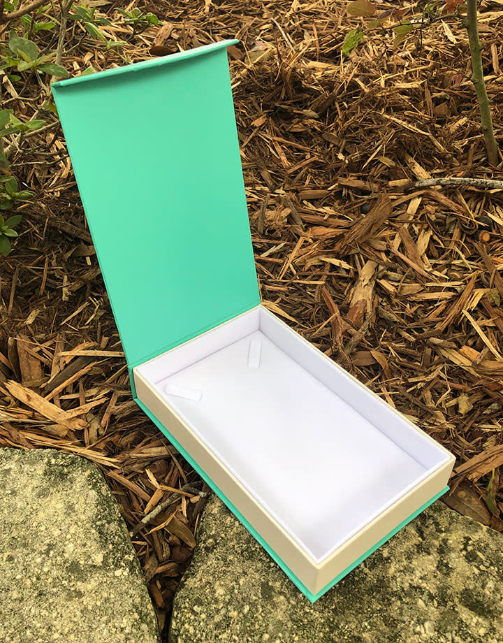 DBX4355 = Deluxe Magnetic Teal/White Necklace Box 4-3/4'' x 7-1/4'' x 1-1/8'' (Each)