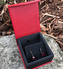 DBX4154 = Deluxe Magnetic Red/Black Earring/Pendant Box (Each)