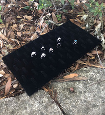 DRG1095 = Black Velvet Ring Pad with 51 Clips