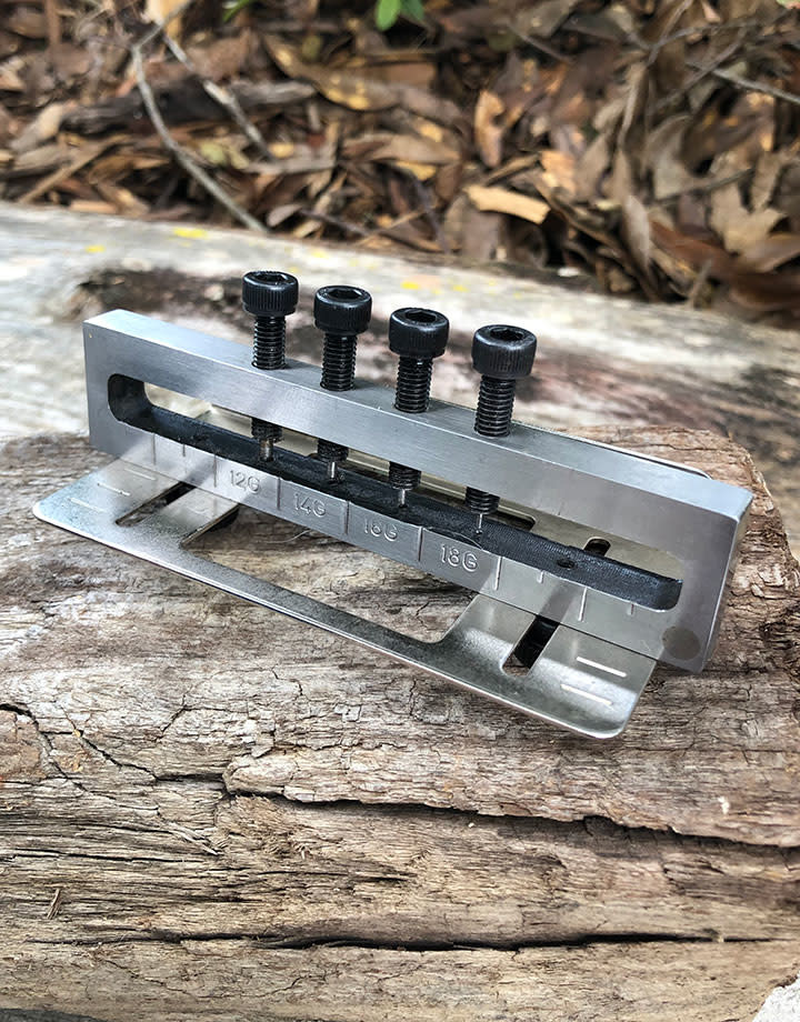 PN4204 = 4 Hole Metal Punch