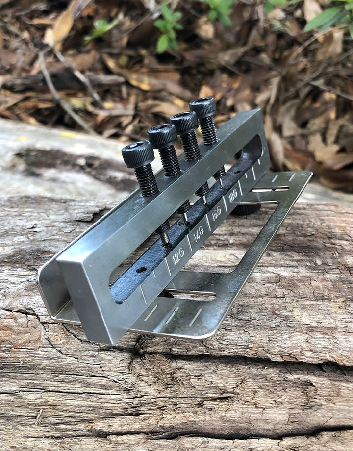PN4204 = 4 Hole Metal Punch