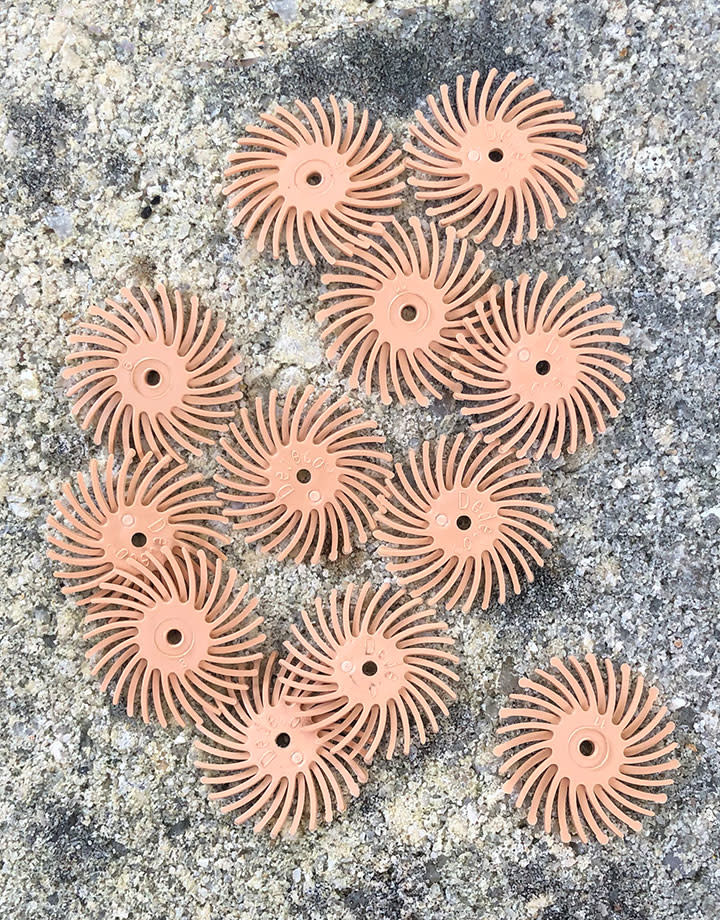 Dedeco ST9105 = Dedeco Radial Discs 7/8'' 2500grit (Pkg of 12) Extra Fine