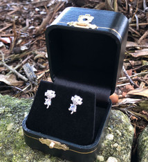 DBX1146 = Gold Latch Leatherette Earring Box