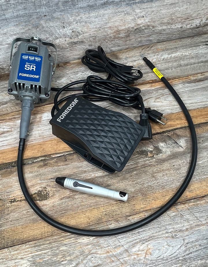 Foredom Electric MO2512 = Foredom Flexshaft - SR Motor with FCT Foot Pedal & #20 Handpiece