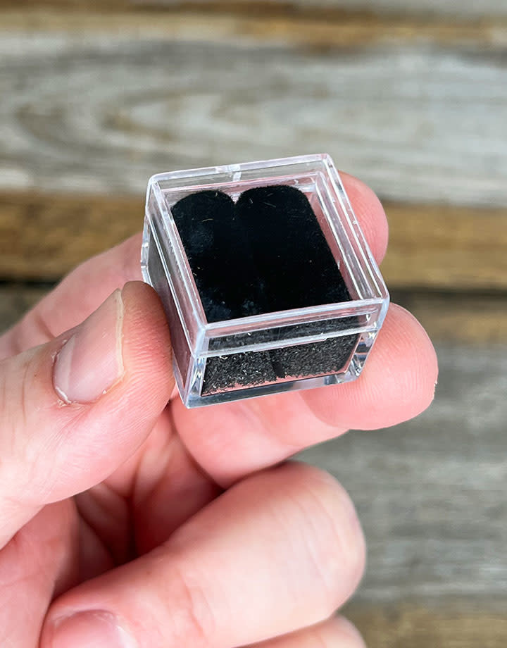DST5006 = Acrylic Square Gem Box with Black Foam Insert 1'' (Pkg of 50)