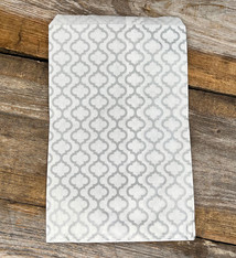DBG1134 = Paper Gift Bag Silver Trellis Pattern 6'' x 9'' (Bundle of 100)