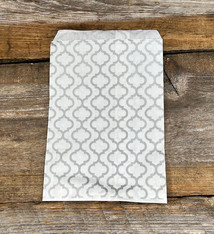 DBG1133 = Paper Gift Bag Silver Trellis Pattern 5'' x 7'' (Bundle of 100)