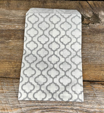 DBG1131 = Paper Gift Bag Silver Trellis Pattern 4'' x 6'' (Bundle of 100)