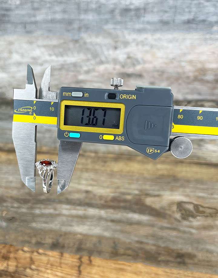 iGaging GA7001 = IP54 Original 6"/150mm Digital Caliper