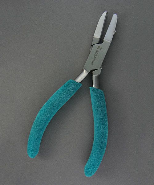 PL8531 = 1/2 ROUND FORMING PLIER with FLAT NYLON JAW