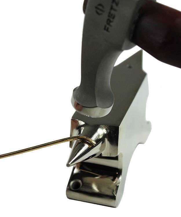 AN303 = Steel Economy Horn Shaped Anvil