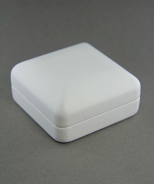 DBX1905W = Leatherette Pendant Box White (EACH)