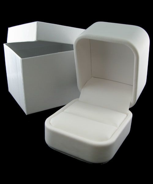 DBX5831W = White Leatherette Round Corner Ring Box (EACH)