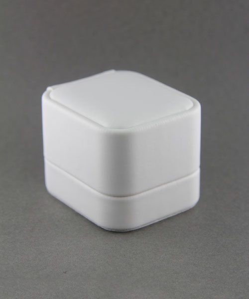 DBX5831W = White Leatherette Round Corner Ring Box (EACH)