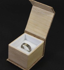 DBX3050 = Burlap Deluxe Magnetic Ring Box 1-7/8'' x  2-1/4'' x 1-1/2'' (Each)