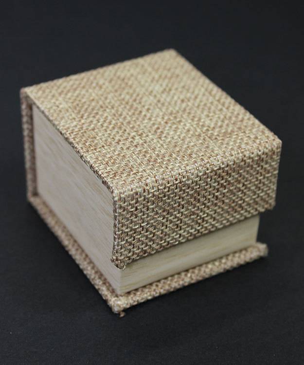 DBX3050 = Burlap Deluxe Magnetic Ring Box 1-7/8'' x  2-1/4'' x 1-1/2'' (Each)