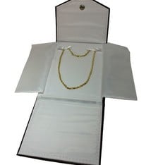 DBX2904W = FOLDER - LEATHERETTE CHAIN FOLDER (BLACK/WHITE)