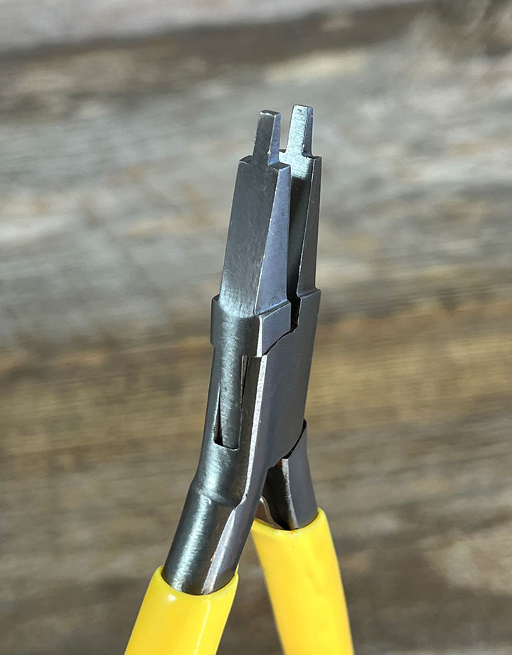 Flat Nose Pliers with Narrow Tip = Choose Width