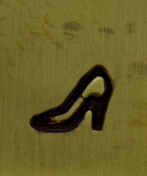 PN5318 = DESIGN STAMP - high heel shoe