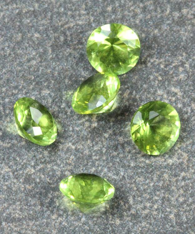 SY6.0AUG = Imitation Birthstone 6.0mm AUGUST (Pkg of 5)