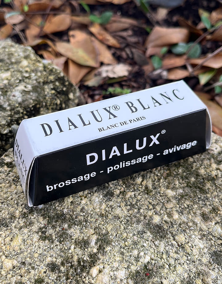 47.392 = Dialux White Compound for Bright Polish on Silver