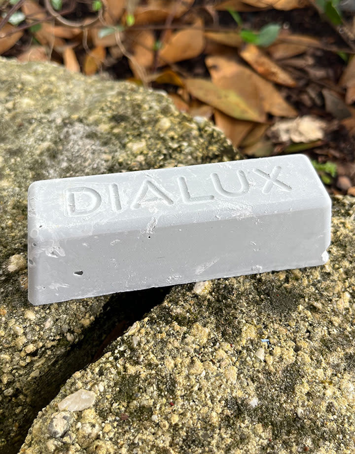 47.395 = Dialux Grey Compound for Fine Polish on Steel and Platinum