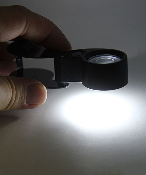 EL2716 = 10X Economy Lighted Loupe with 1" lens