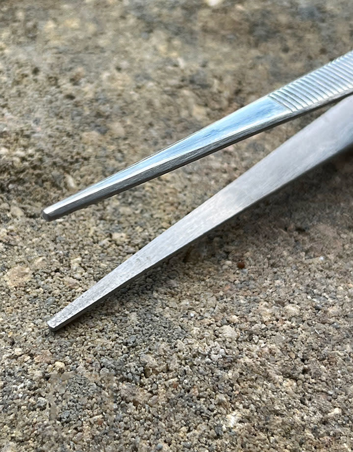 TW7057 = TWEEZER with SCOOP  ECONOMY