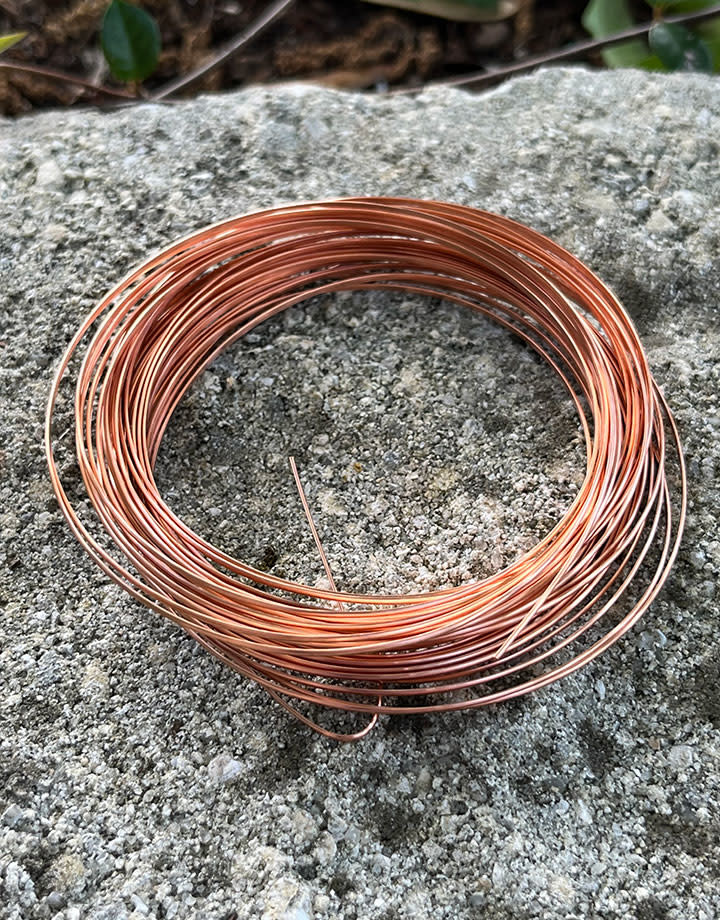 WR6118C = Craft Wire 1/2 Round Copper 18ga 7yd Spool