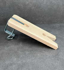 13.361 = Clamp On Bench Pin with ''V'' Slot